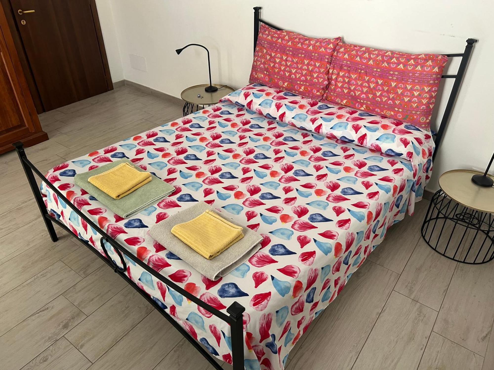 Deni'S Apartments Per 2 Con Veranda Balcone Syracuse ภายนอก รูปภาพ
