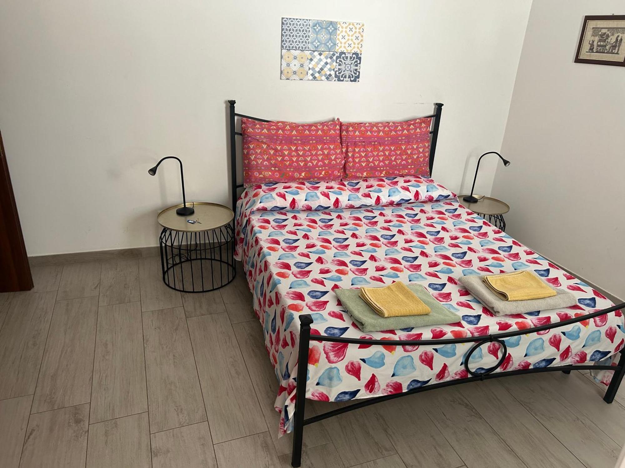 Deni'S Apartments Per 2 Con Veranda Balcone Syracuse ภายนอก รูปภาพ